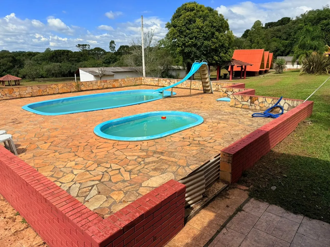 Piscinas com escorregador, ref. 233